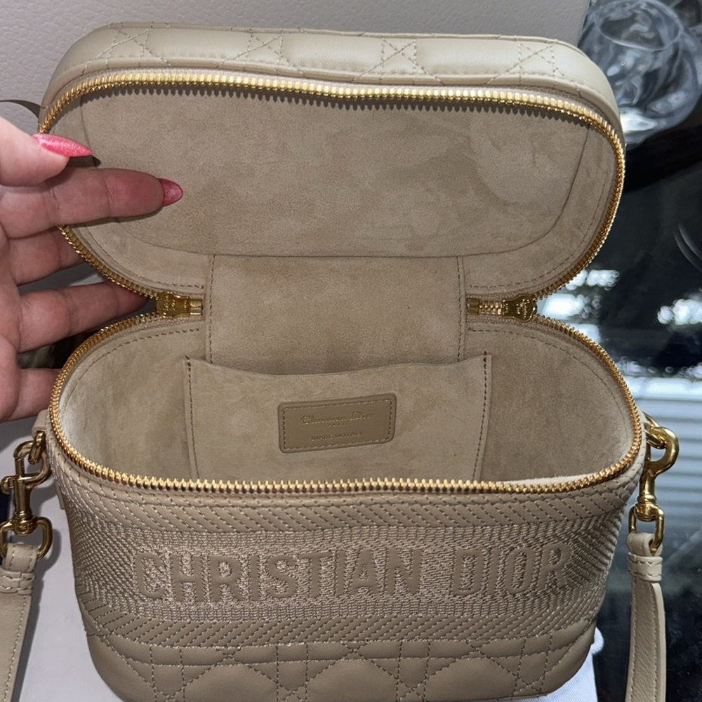 🔥LIKE NEW🔥 Dior Lambskin Cannage Small Diortravel Vanity Case Warm - Picture 10 of 13